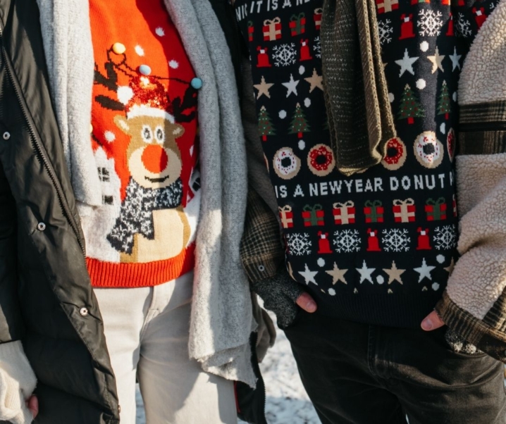 Come abbinare i maglioni natalizi