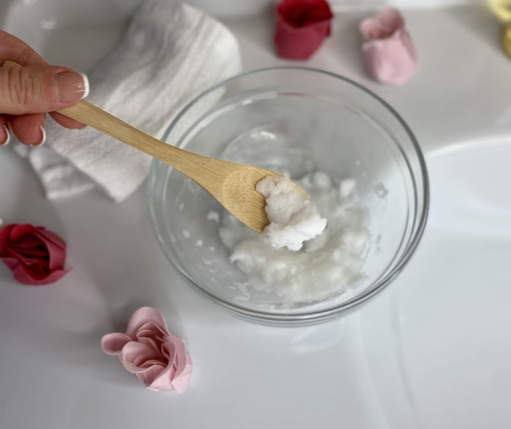 Prepara la tua pelle al sole con uno scrub fai da te