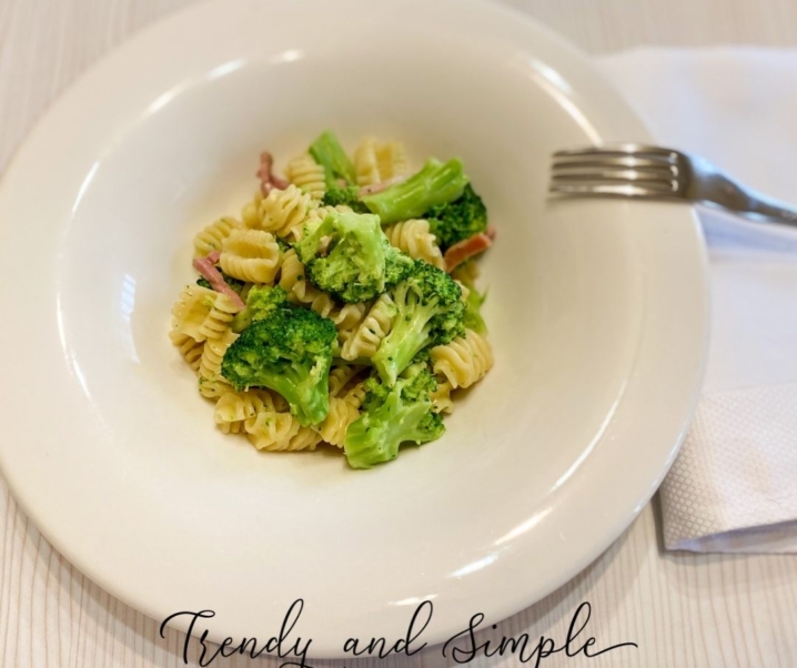 Pasta broccoli e speck croccante