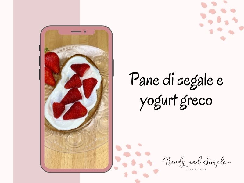 pane di segale e yogurt greco